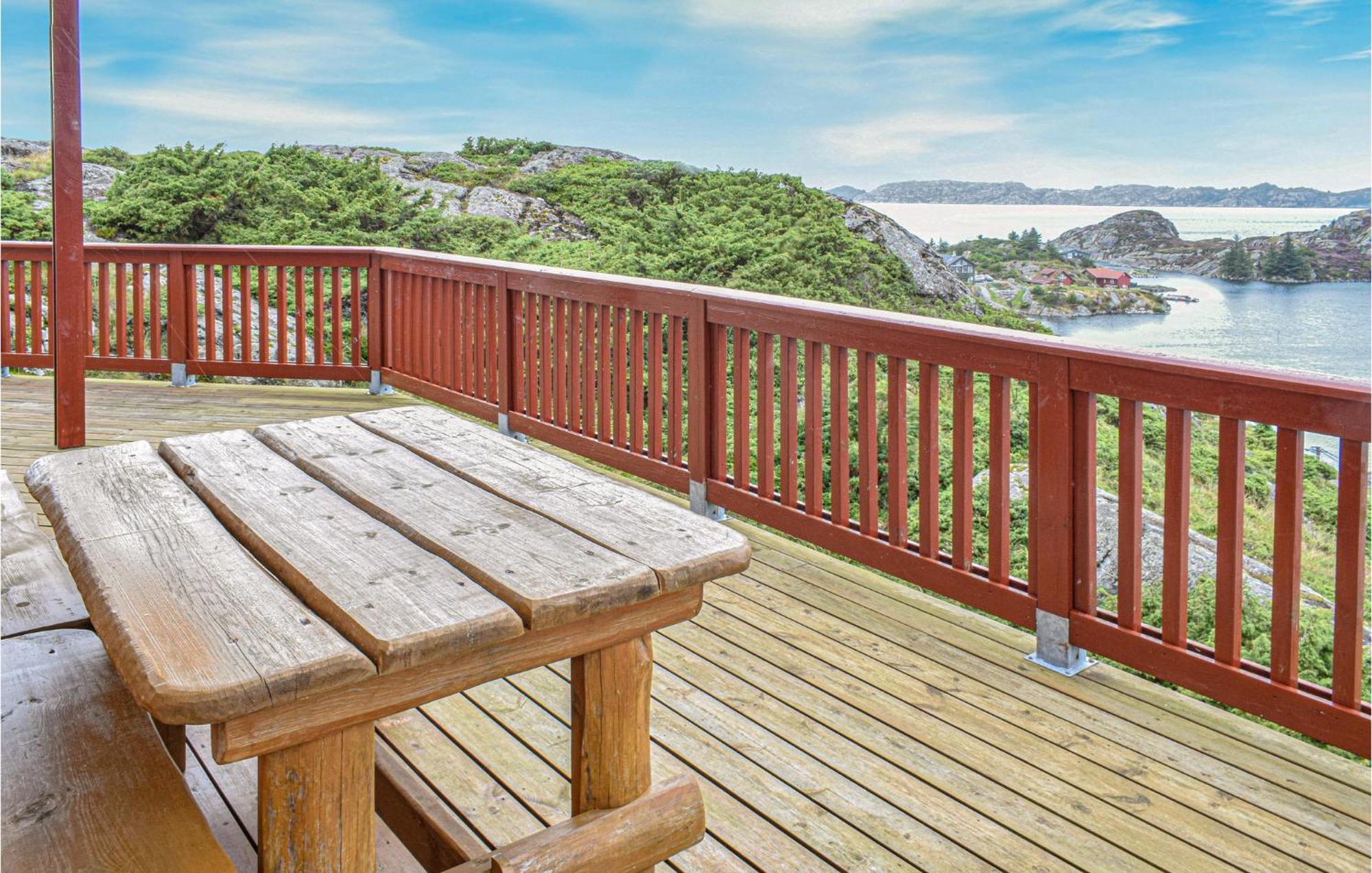 Gorgeous Home In Bekkjarvik With Wifi Exterior foto