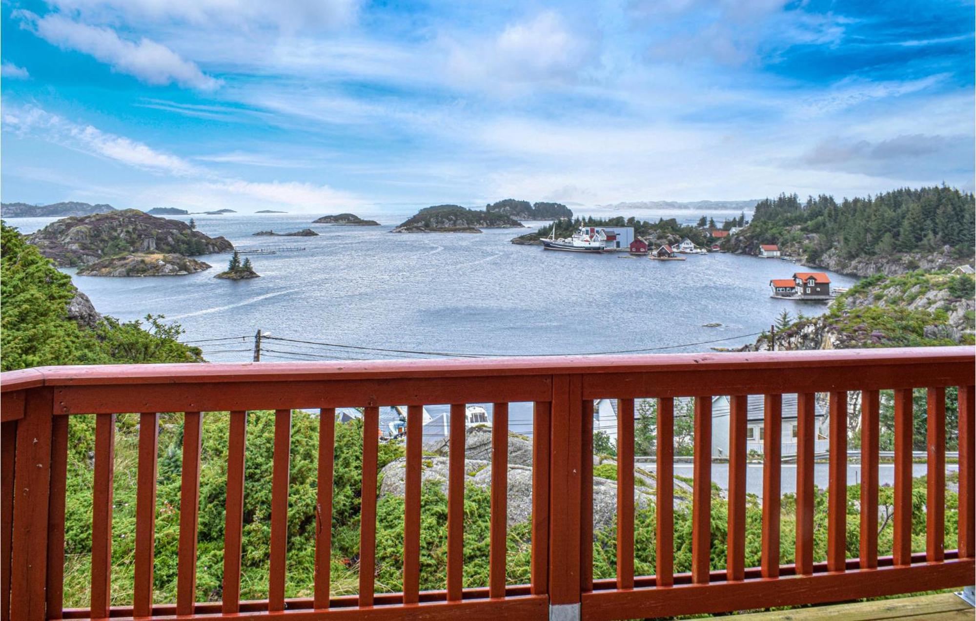 Gorgeous Home In Bekkjarvik With Wifi Exterior foto